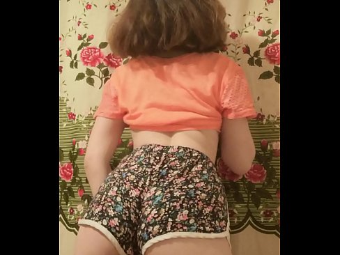 ❤️ Секси млада мадама сваля шортите си пред камерата. ️ Секс видео в bg.wassell.ru ️❤