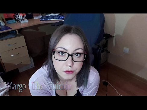 ❤️ Секси момиче с очила смуче дилдо дълбоко на камерата ️ Секс видео в bg.wassell.ru ️❤